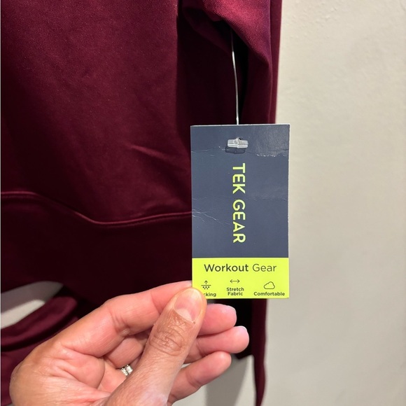 Tek Gear size XL workout top. - Picture 3 of 4